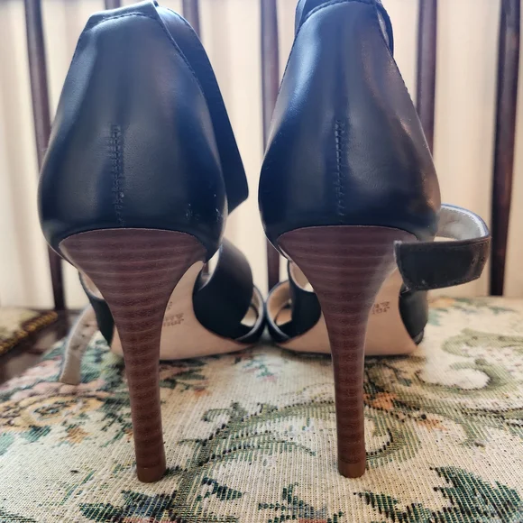 Johnston & Murphy Black Strappy Heels - Picture 3 of 7
